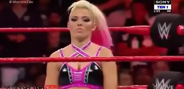 Sasha Banks vs Alexa Bliss. Raw 2017.